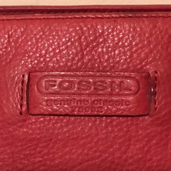 Fossil Genuine Classic Leather Crossbody Bag - Picture 3 of 8
